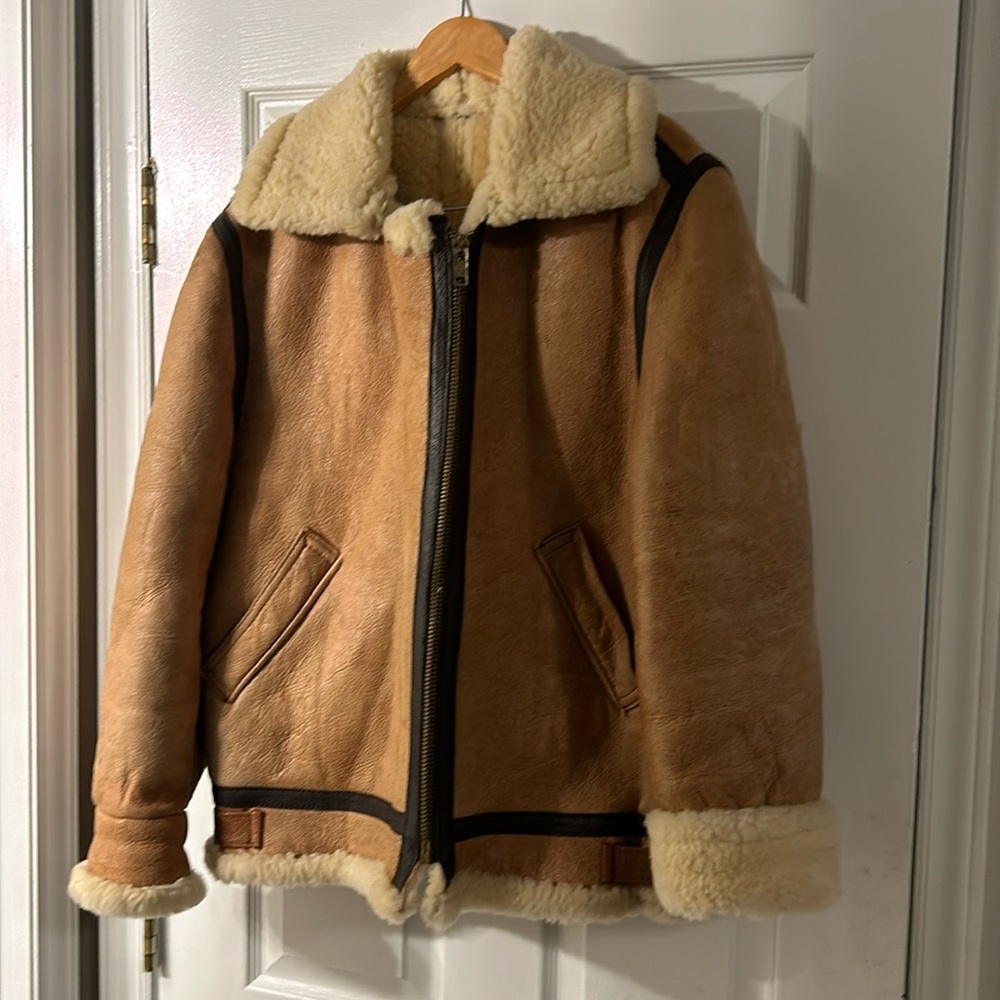 Schott shearling bomber. Excellent condition. Nice aged patina to leather.